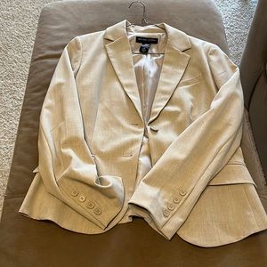 New without tags! Light brown/cream blazer